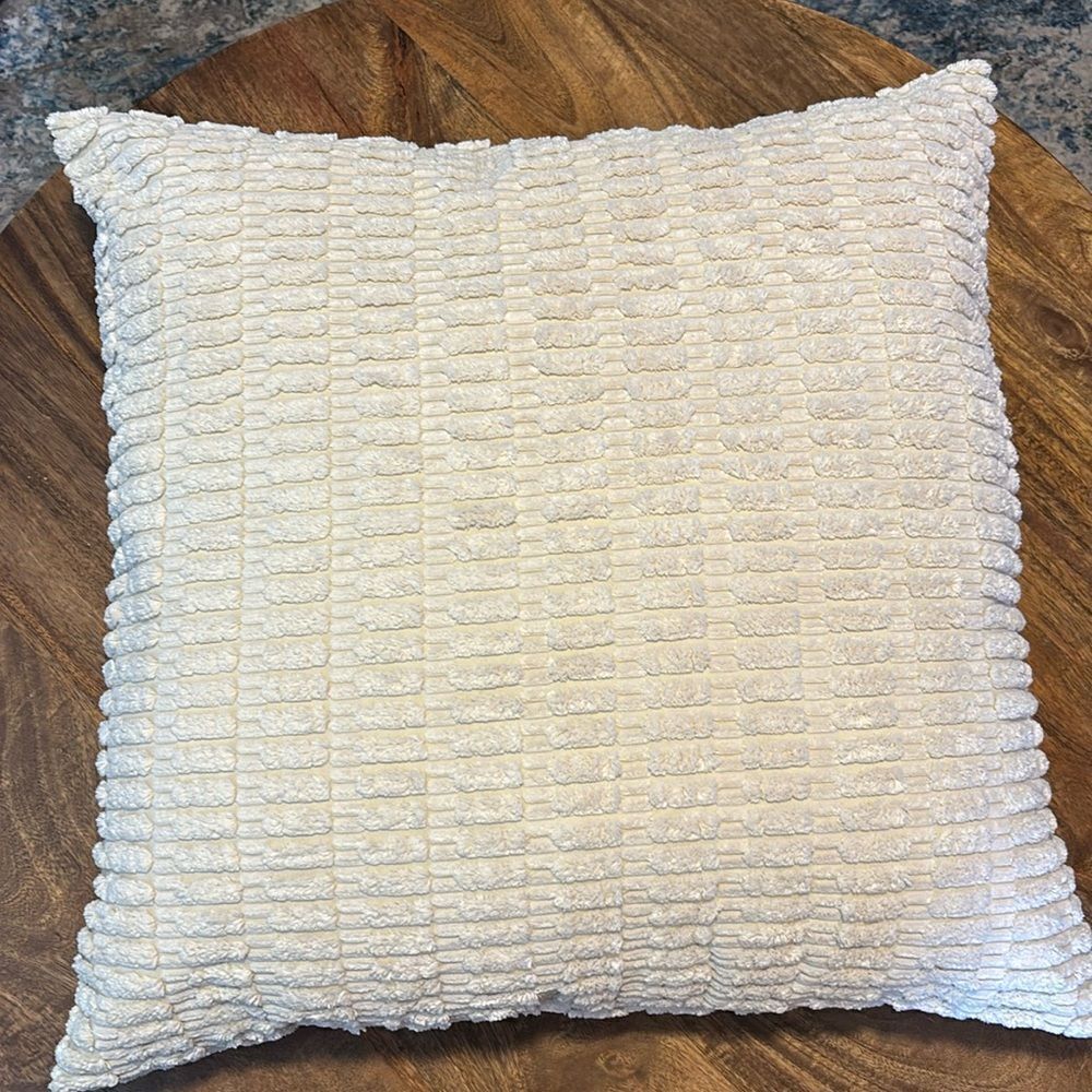 Miulee 24 x 24” throw pillow cover WITH insert off white